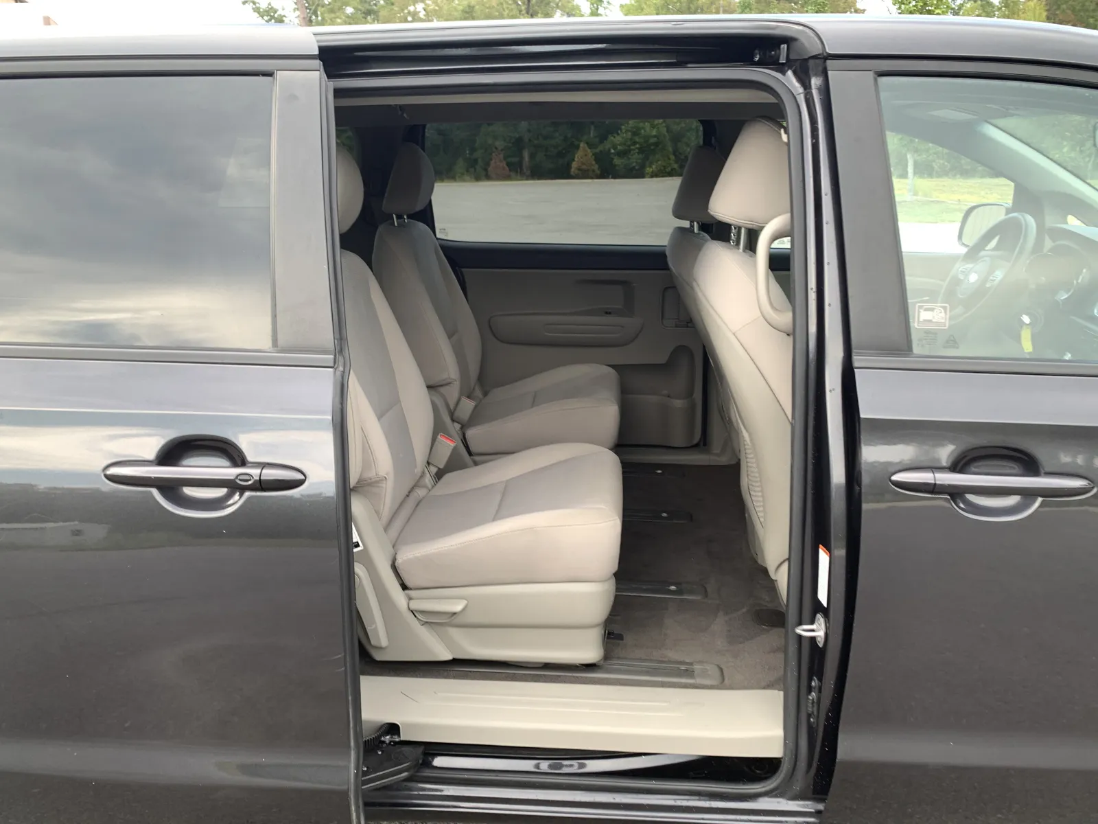 Kia Sedona photo 30