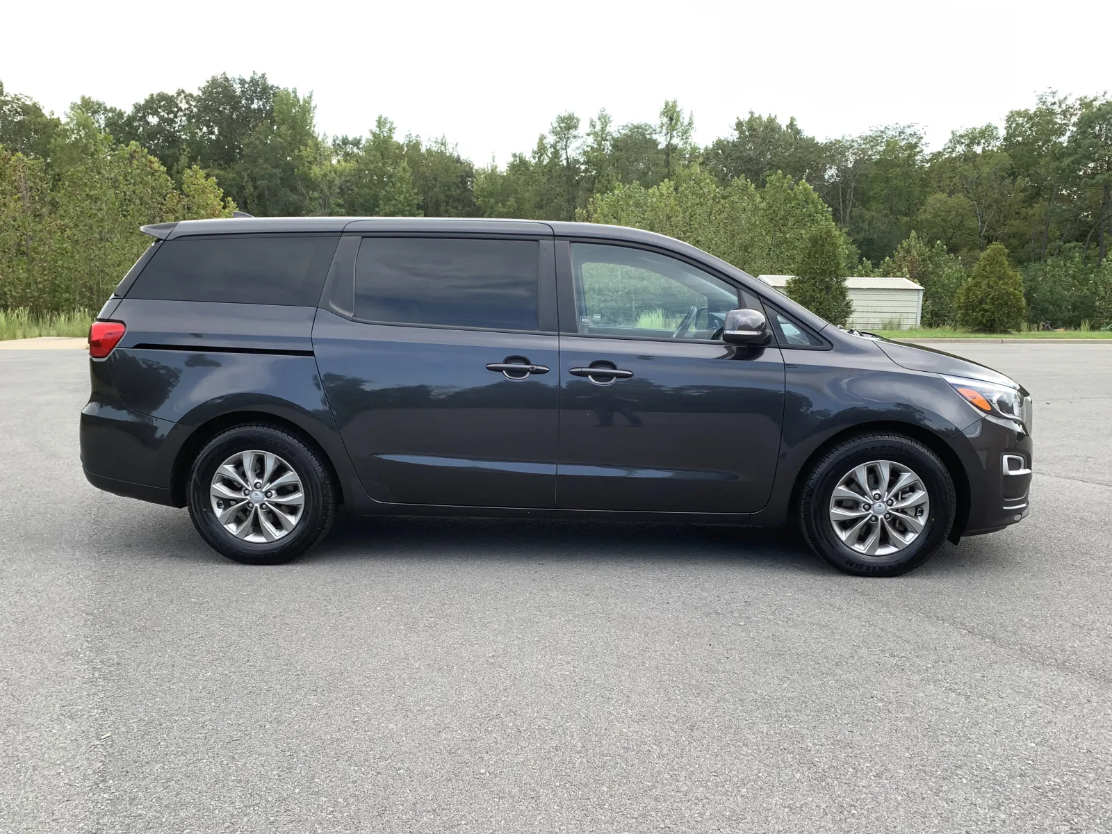 Kia Sedona photo 8