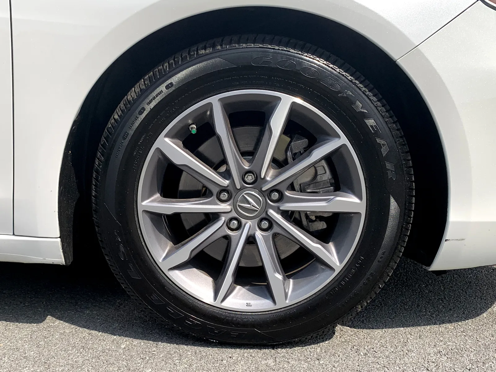 Acura TLX photo 10