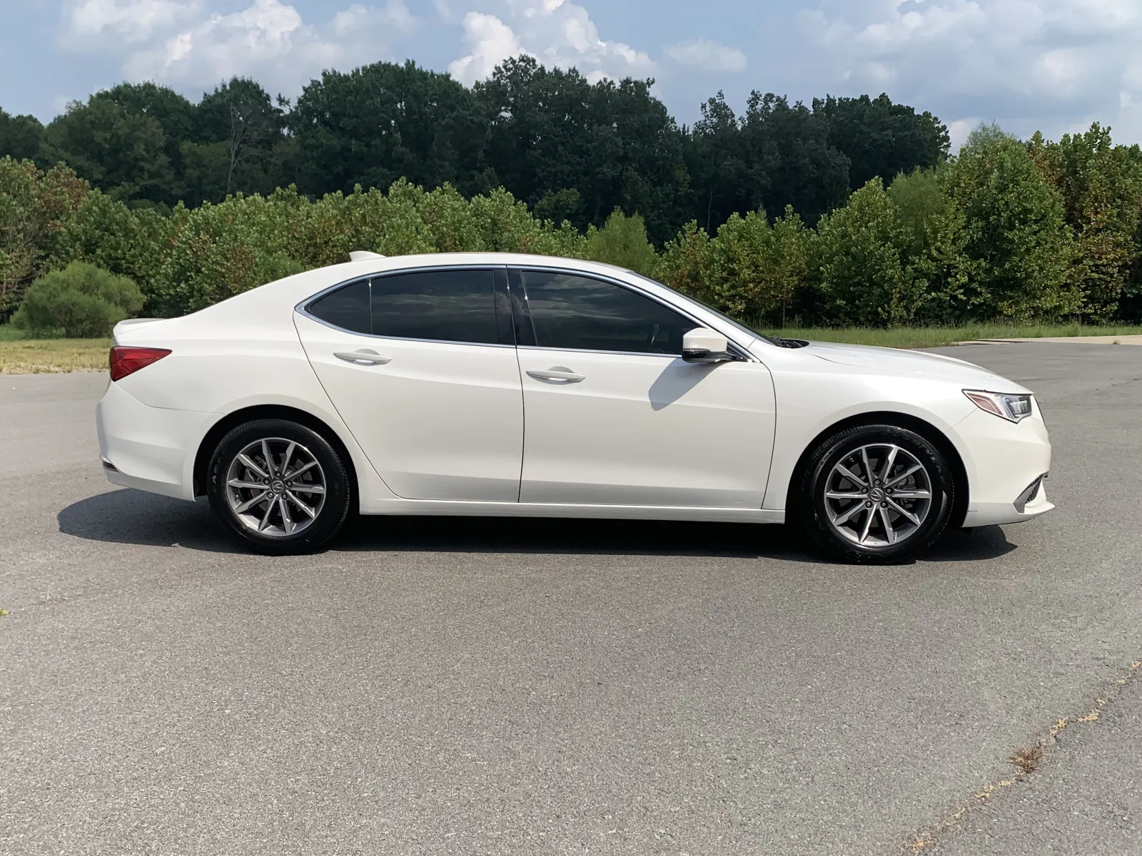 Acura TLX photo 8