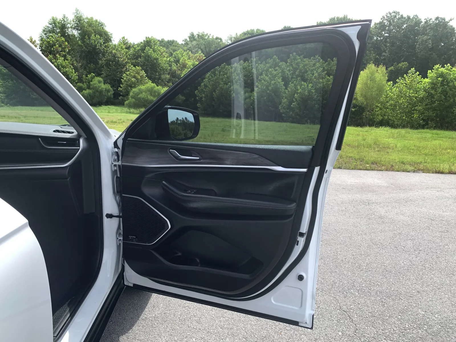 Jeep Grand Cherokee photo 30