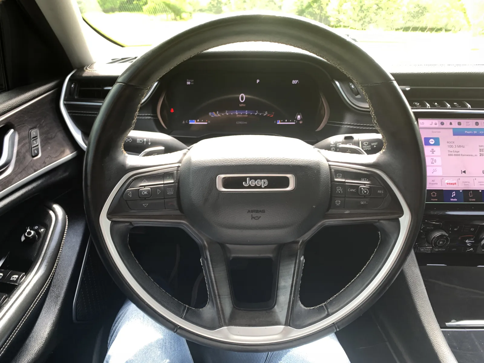 Jeep Grand Cherokee photo 14