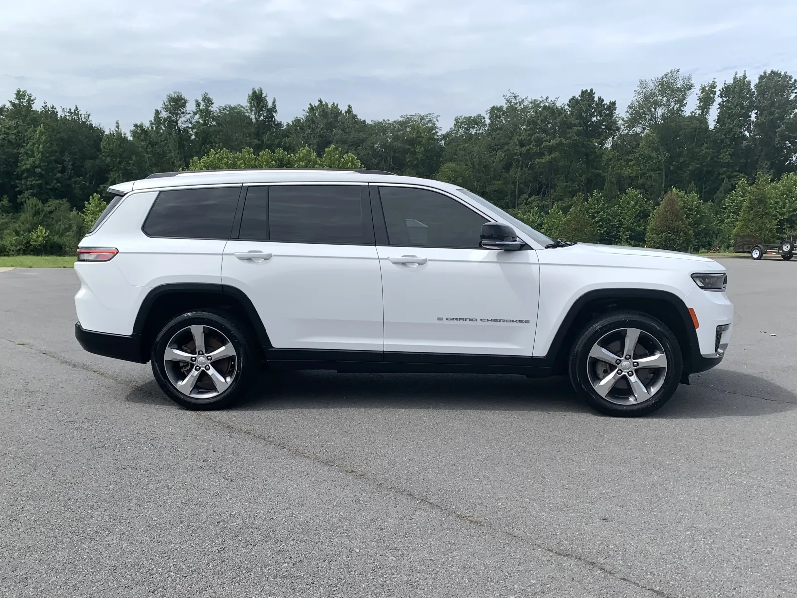 Jeep Grand Cherokee photo 8