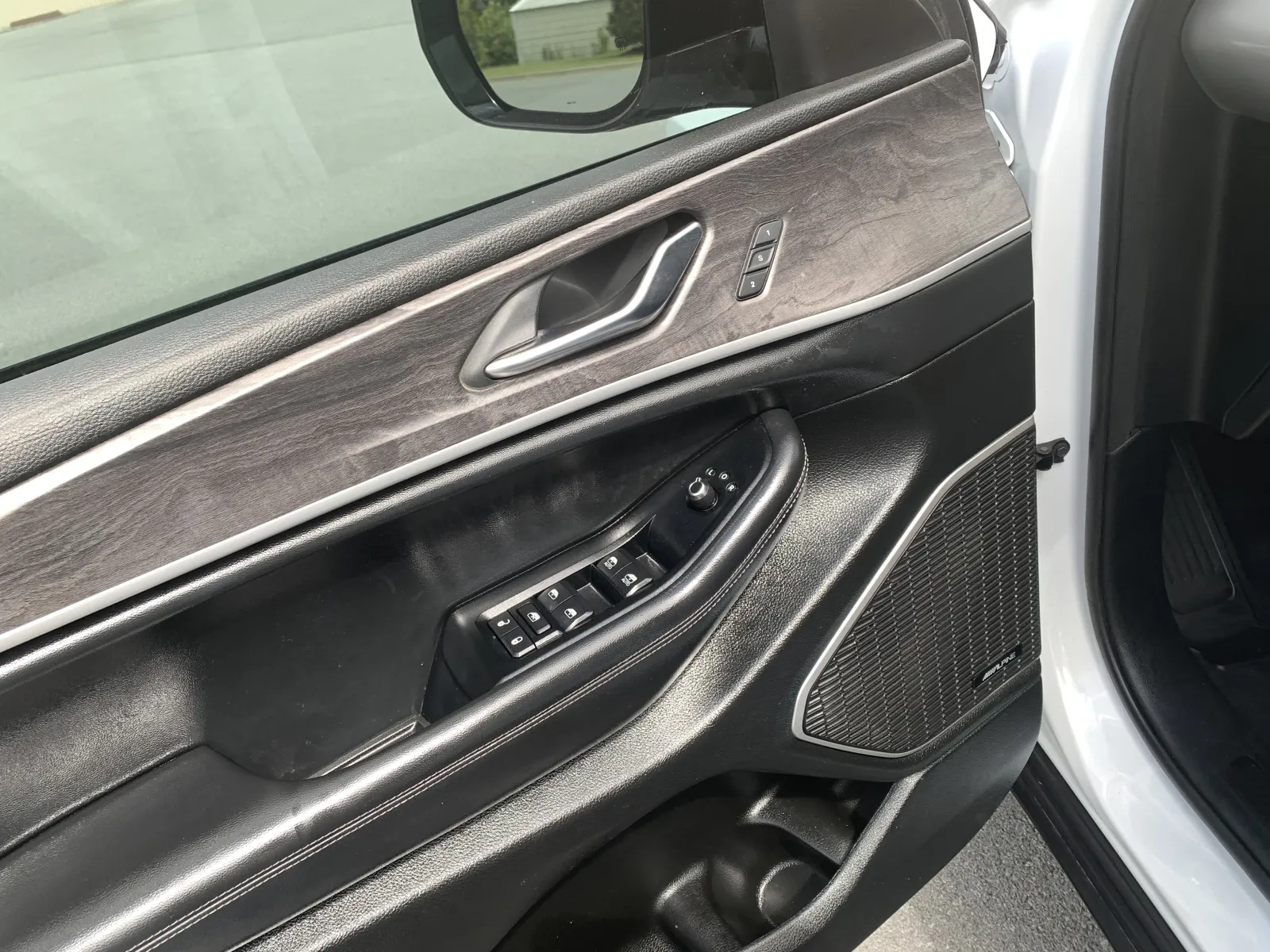 Jeep Grand Cherokee photo 22