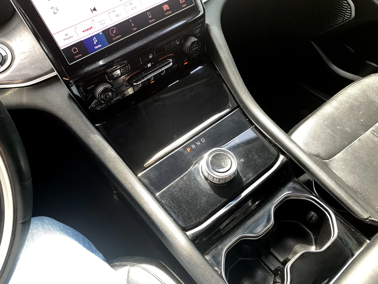 Jeep Grand Cherokee photo 18