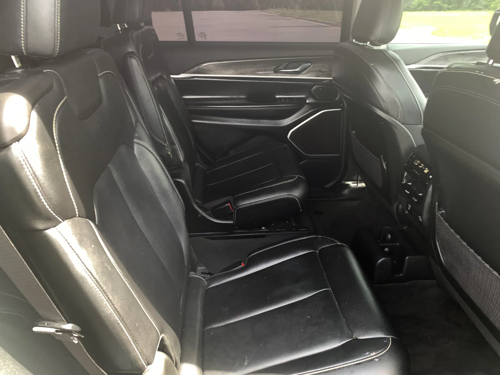 Jeep Grand Cherokee photo 33