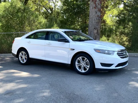 White 2019 FORD TAURUS SE for sale in Little Rock, AR