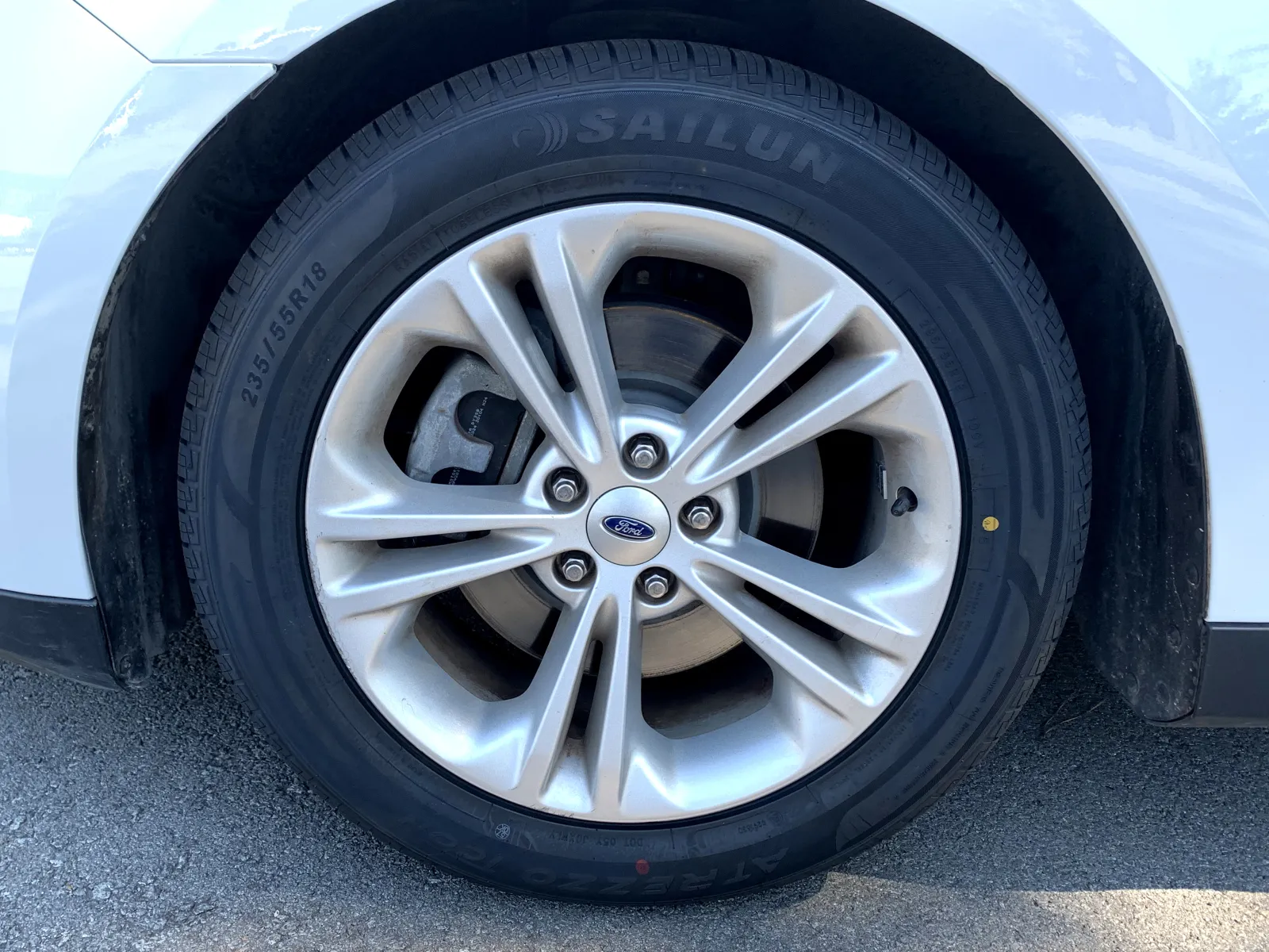 Ford Taurus photo 12
