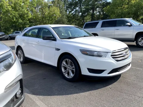 White 2019 FORD TAURUS SE for sale in Little Rock, AR