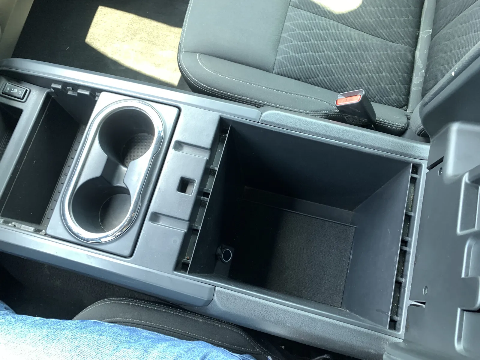 Nissan Titan photo 17