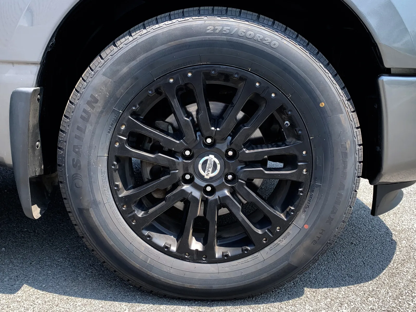 Nissan Titan photo 9
