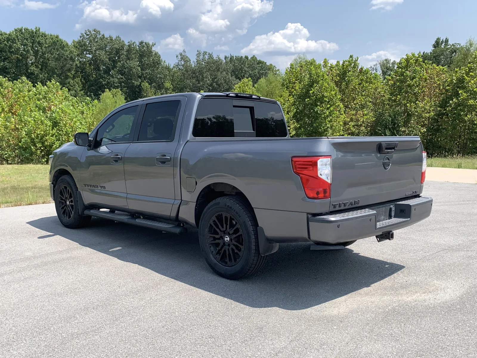 Nissan Titan photo 5