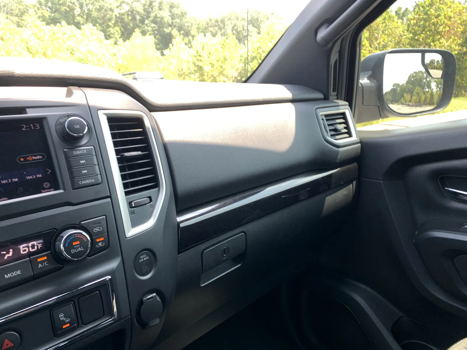 Nissan Titan photo 16