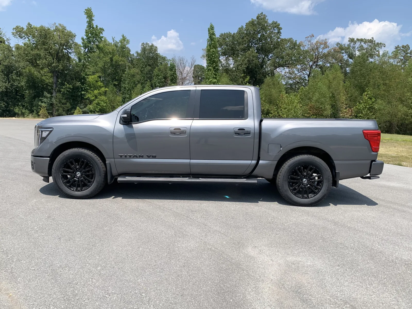 Nissan Titan photo 4