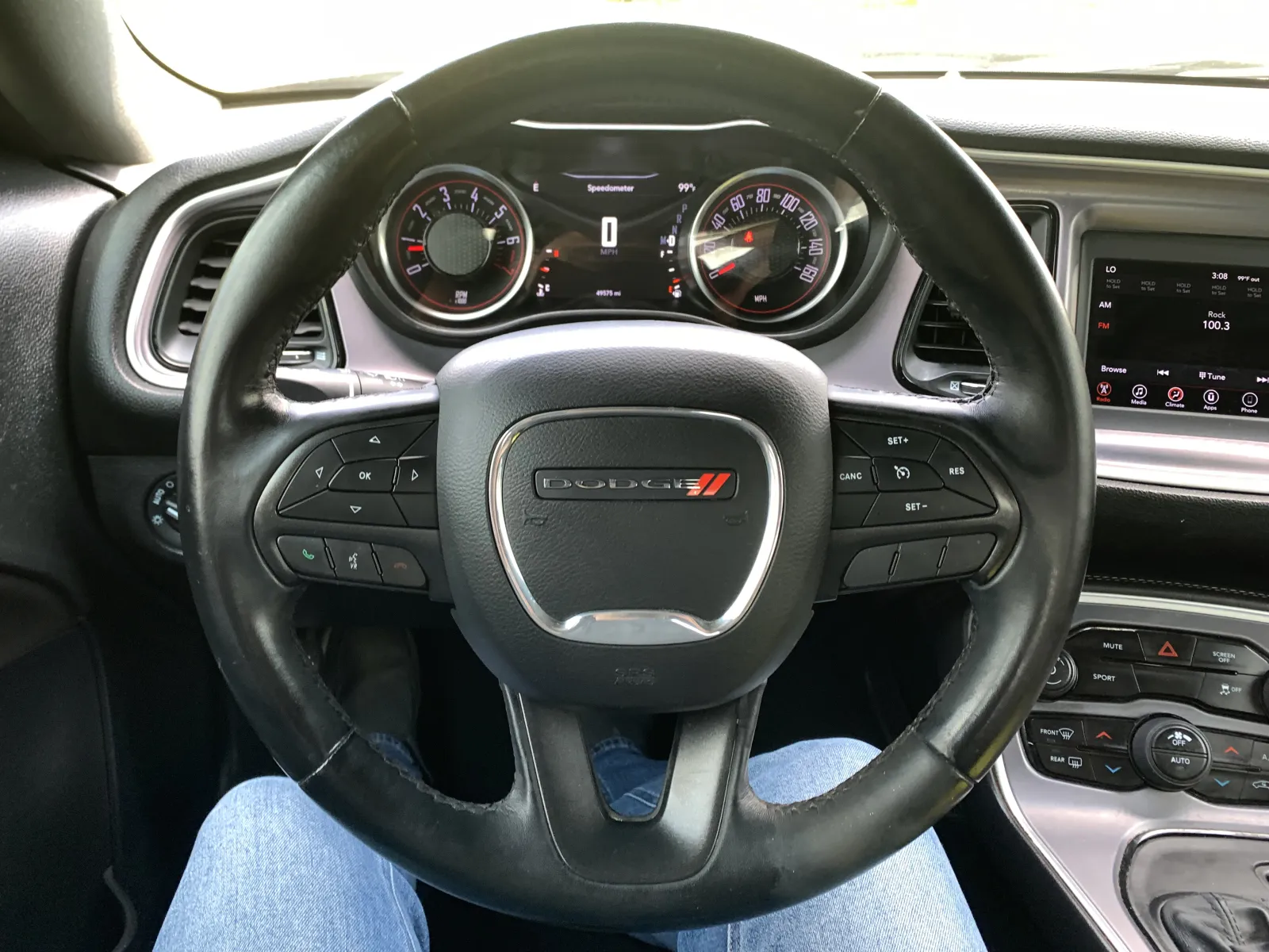 Dodge Challenger photo 12