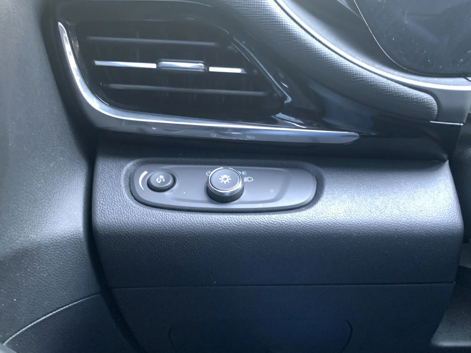 Buick Envista photo 20