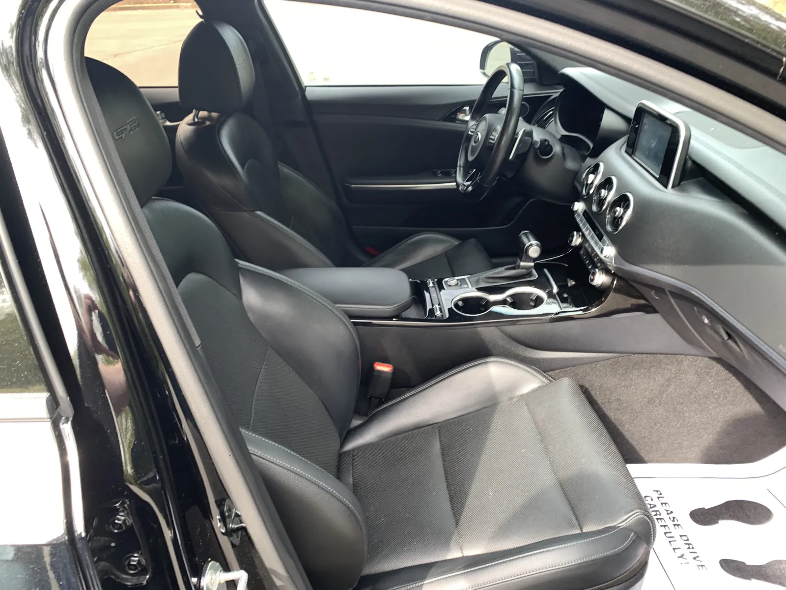 Kia Stinger photo 29