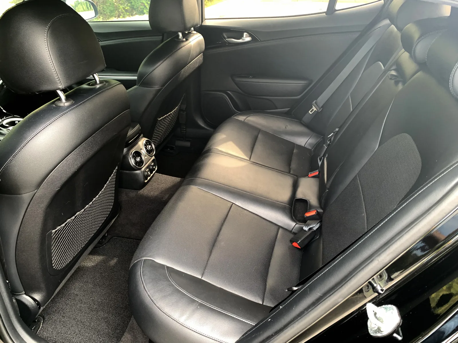Kia Stinger photo 27