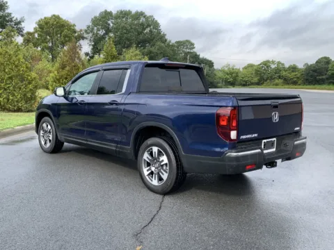 More photos of 2019 HONDA RIDGELINE RTL at Bill Fitts Auto Sales, AR