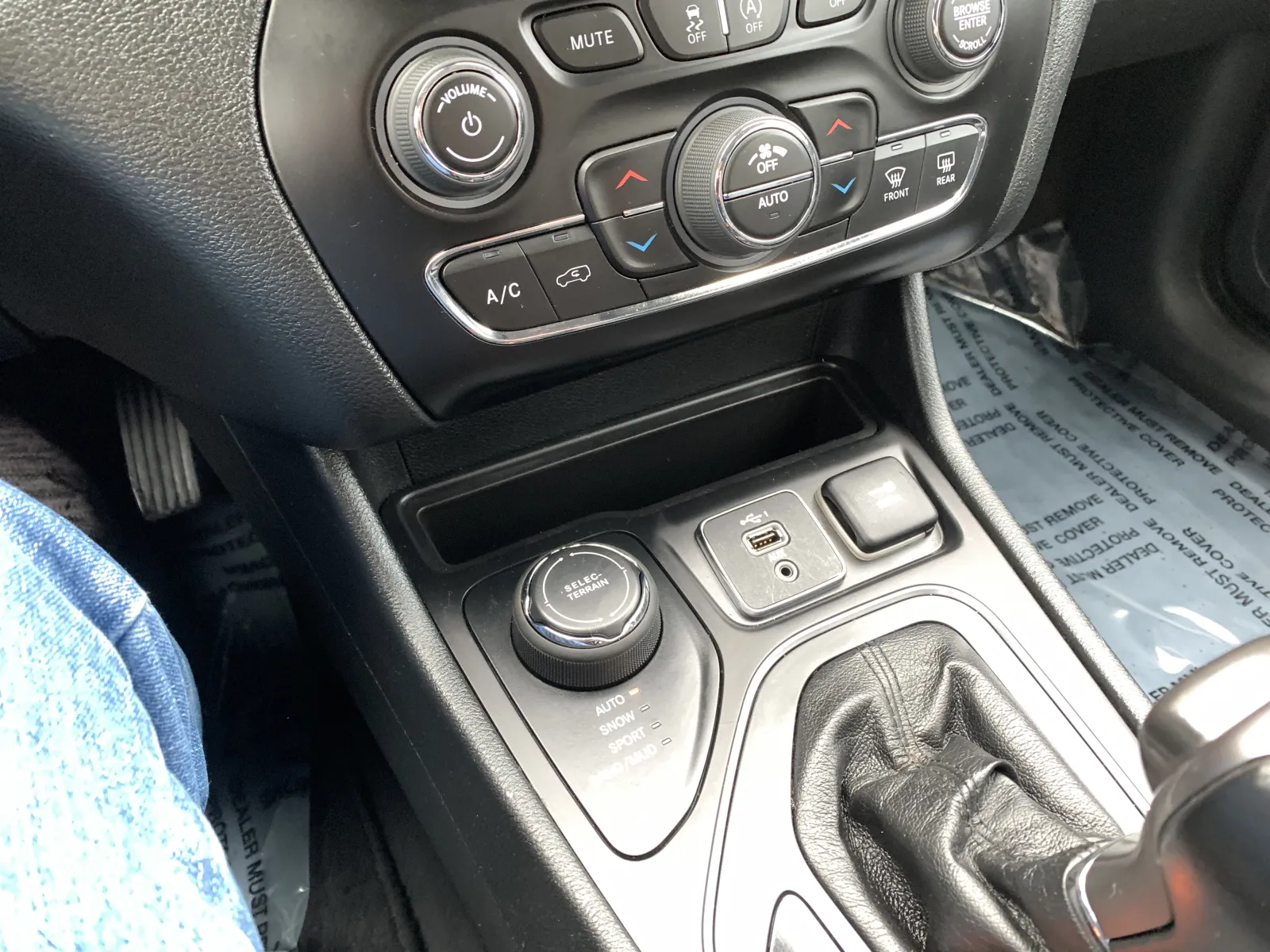 Jeep Cherokee photo 17