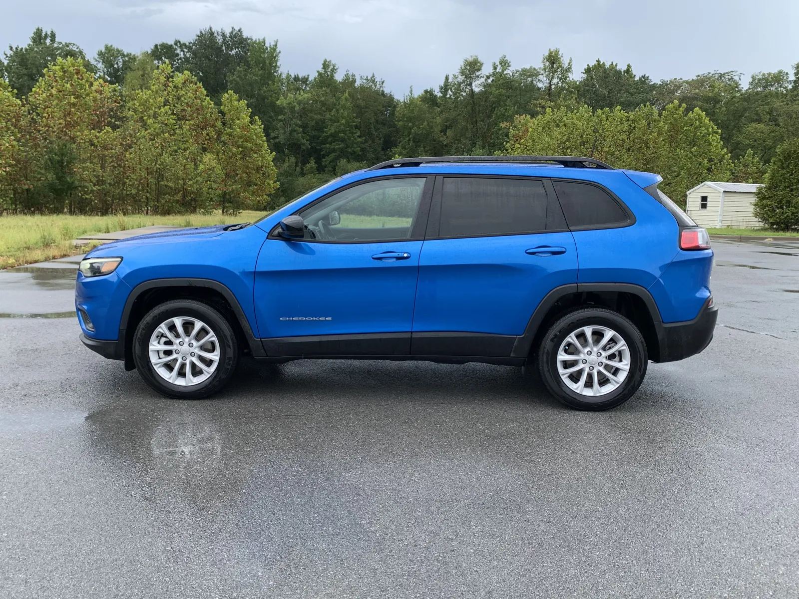 Jeep Cherokee photo 4