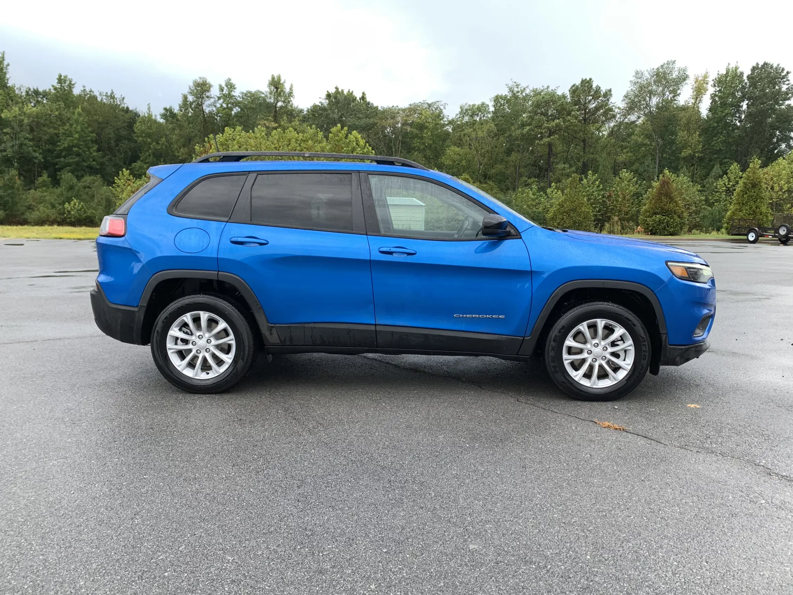 Jeep Cherokee photo 8