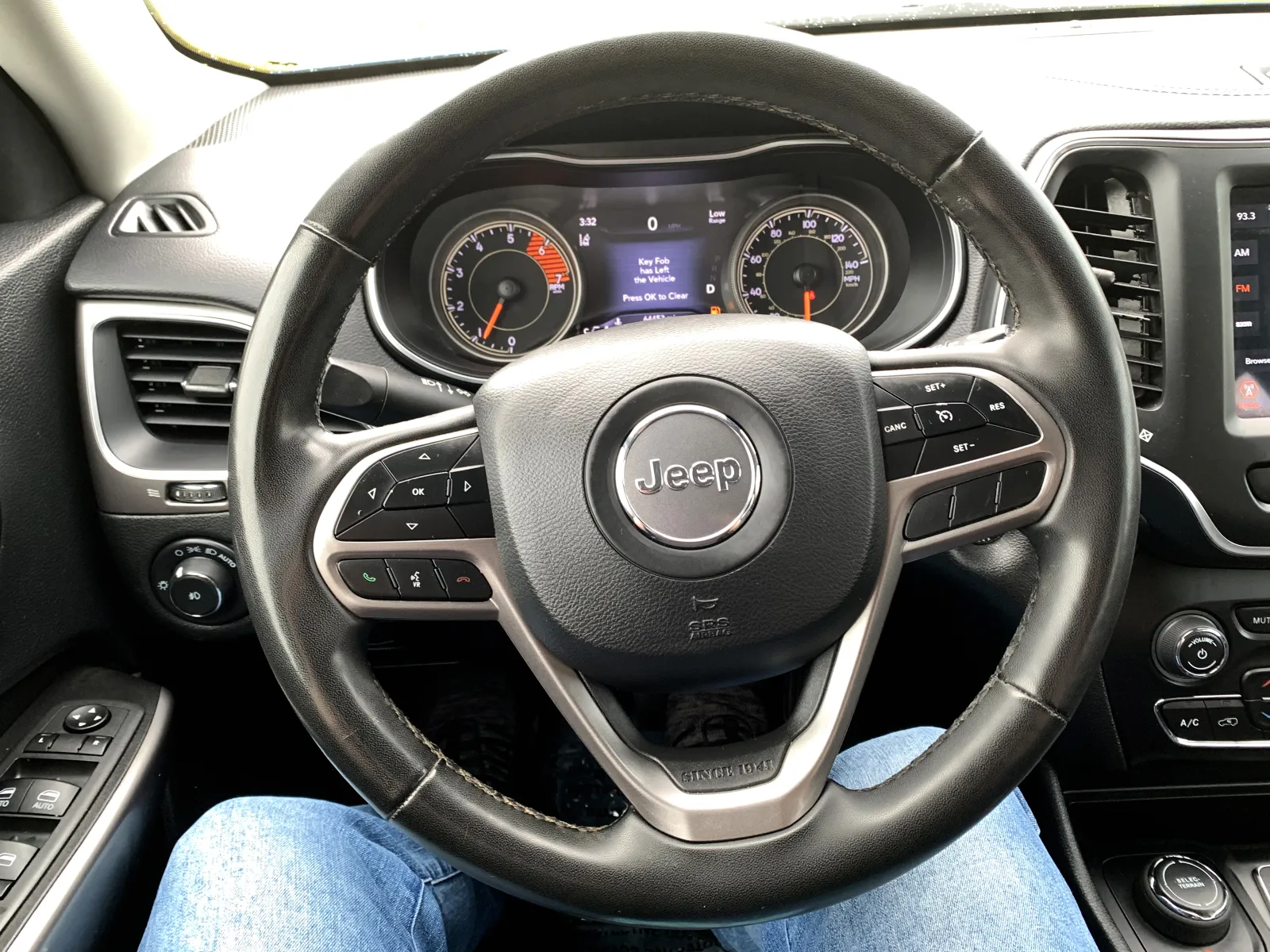 Jeep Cherokee photo 14