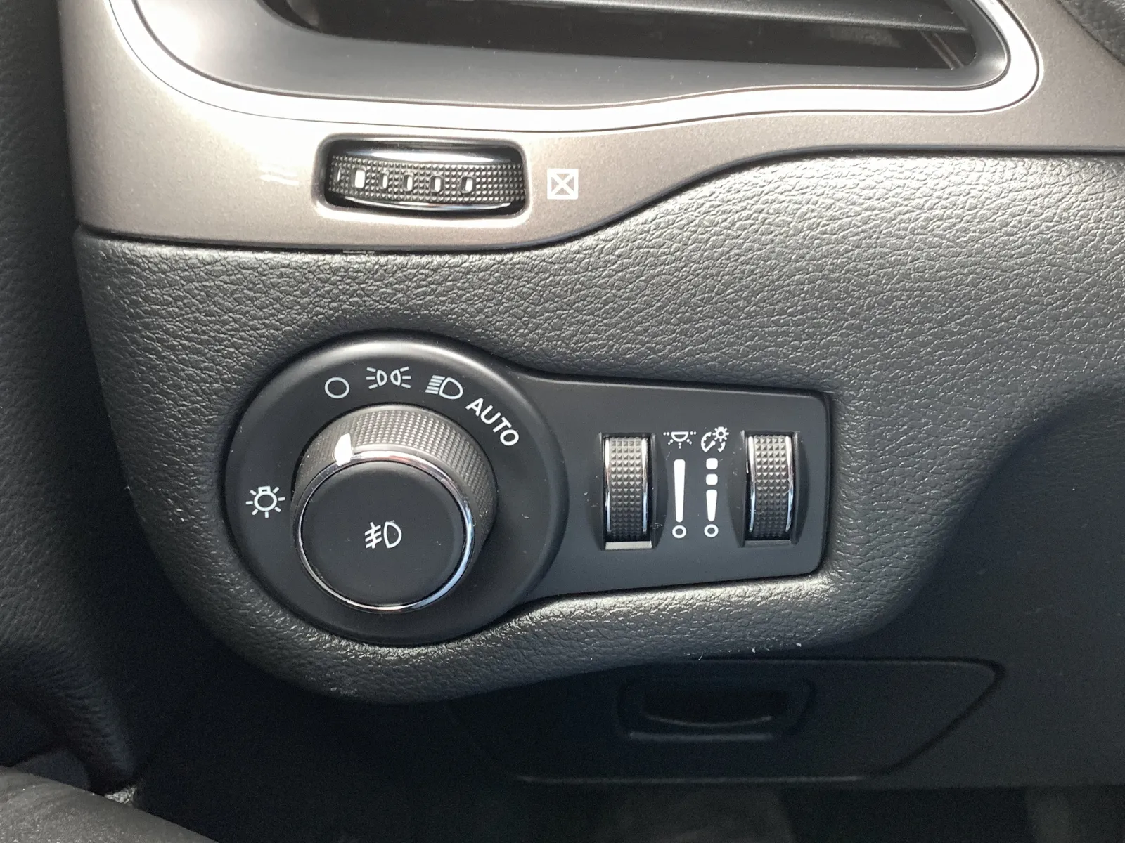 Jeep Cherokee photo 23