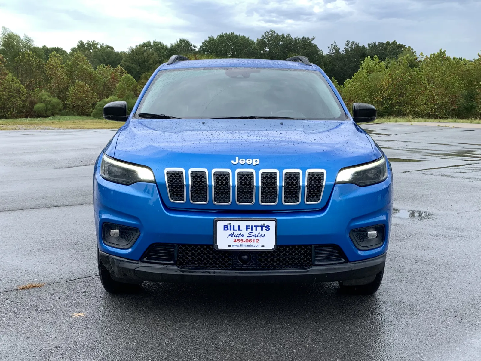 Jeep Cherokee photo 2