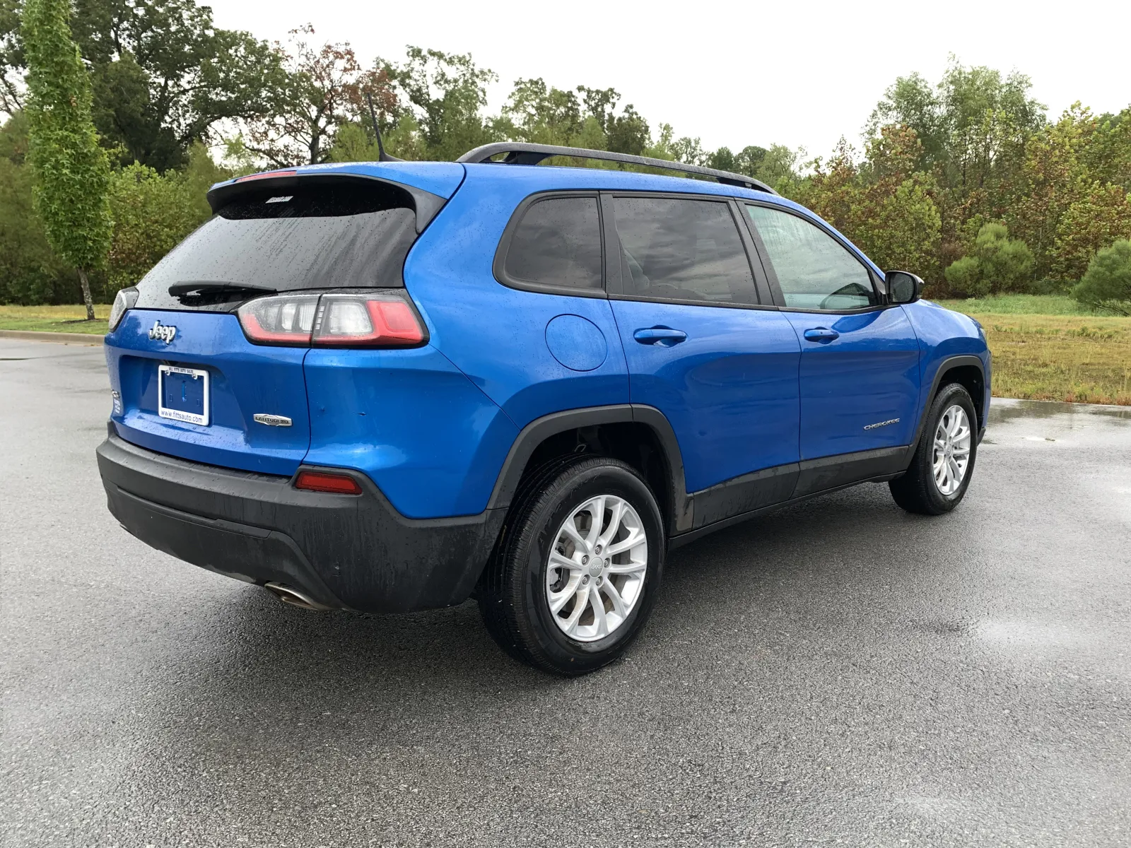 Jeep Cherokee photo 7