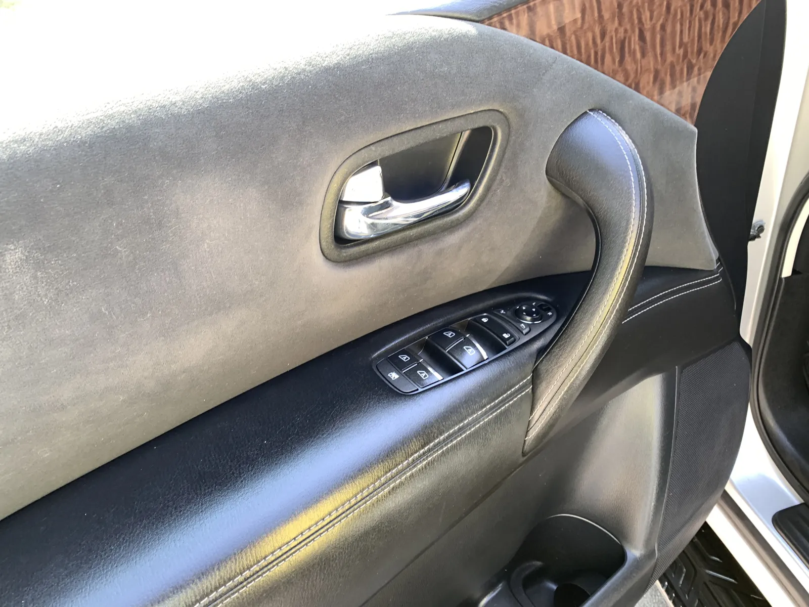Nissan Armada photo 22
