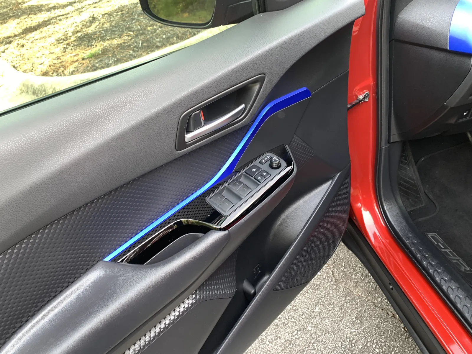 Toyota C-HR photo 21