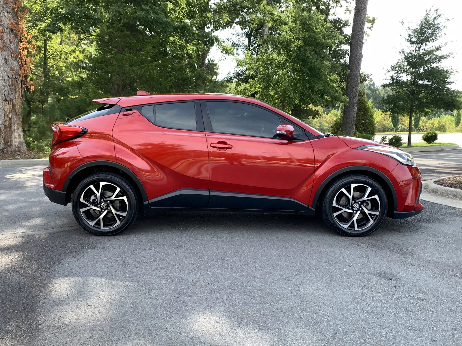 Toyota C-HR photo 8
