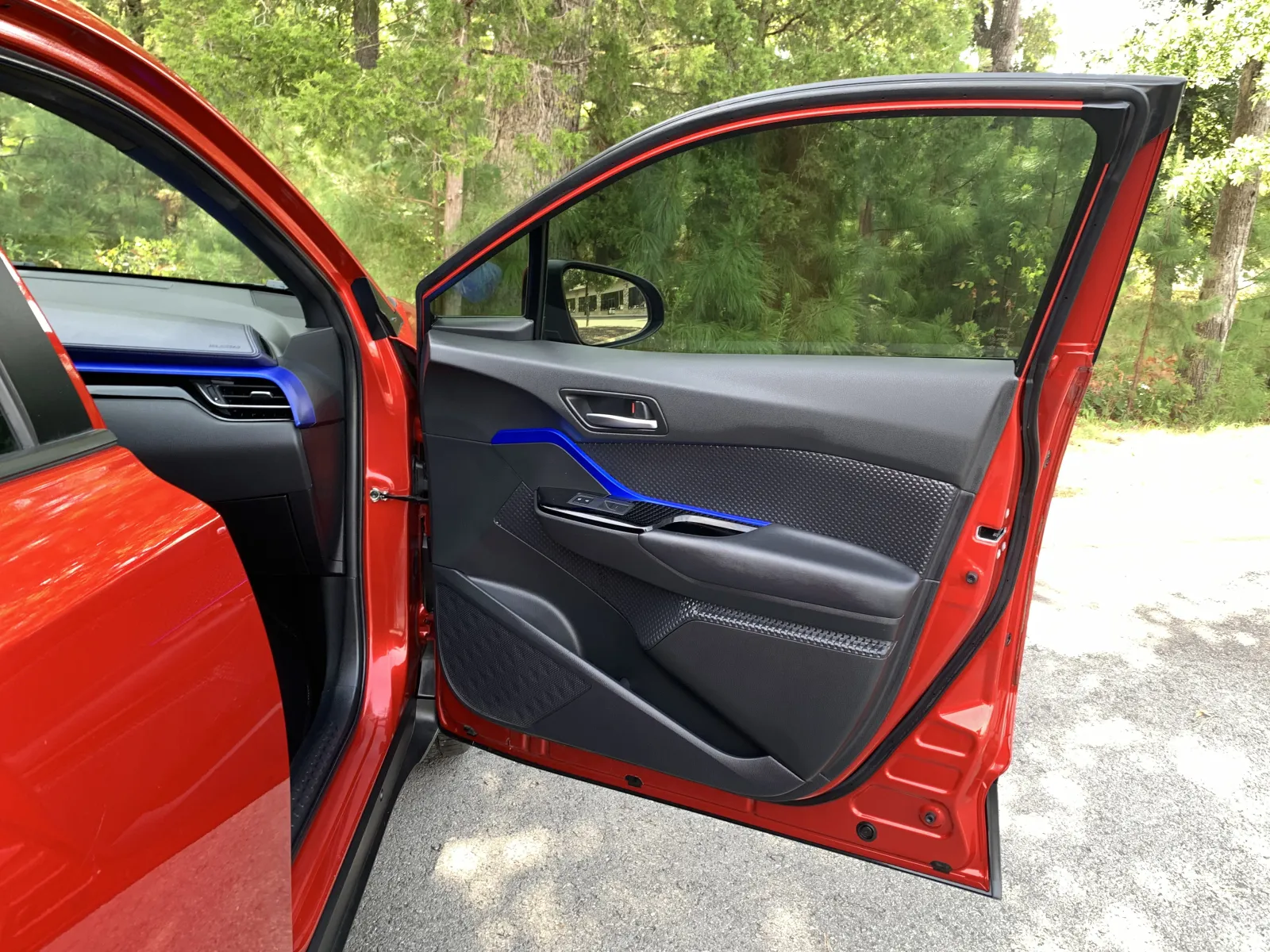Toyota C-HR photo 27
