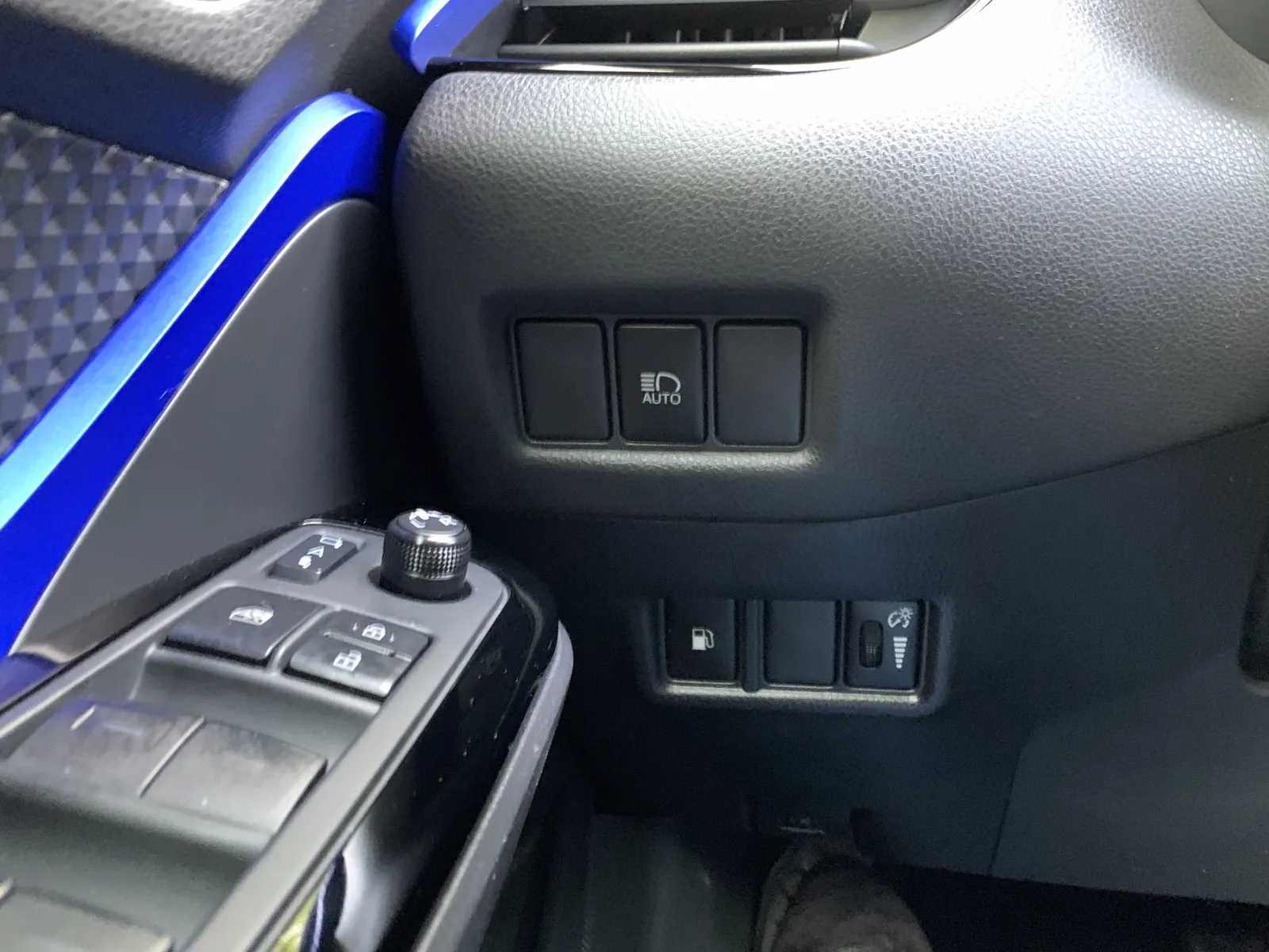 Toyota C-HR photo 19