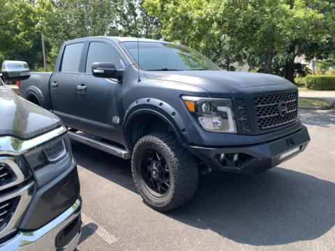 Black 2019 NISSAN TITAN SV for sale in Little Rock, AR