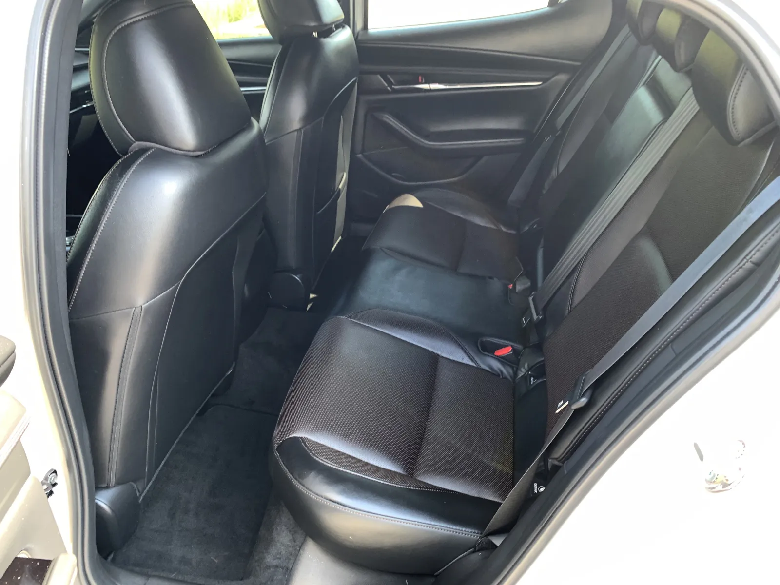 Mazda 3 PREMIUM photo 30