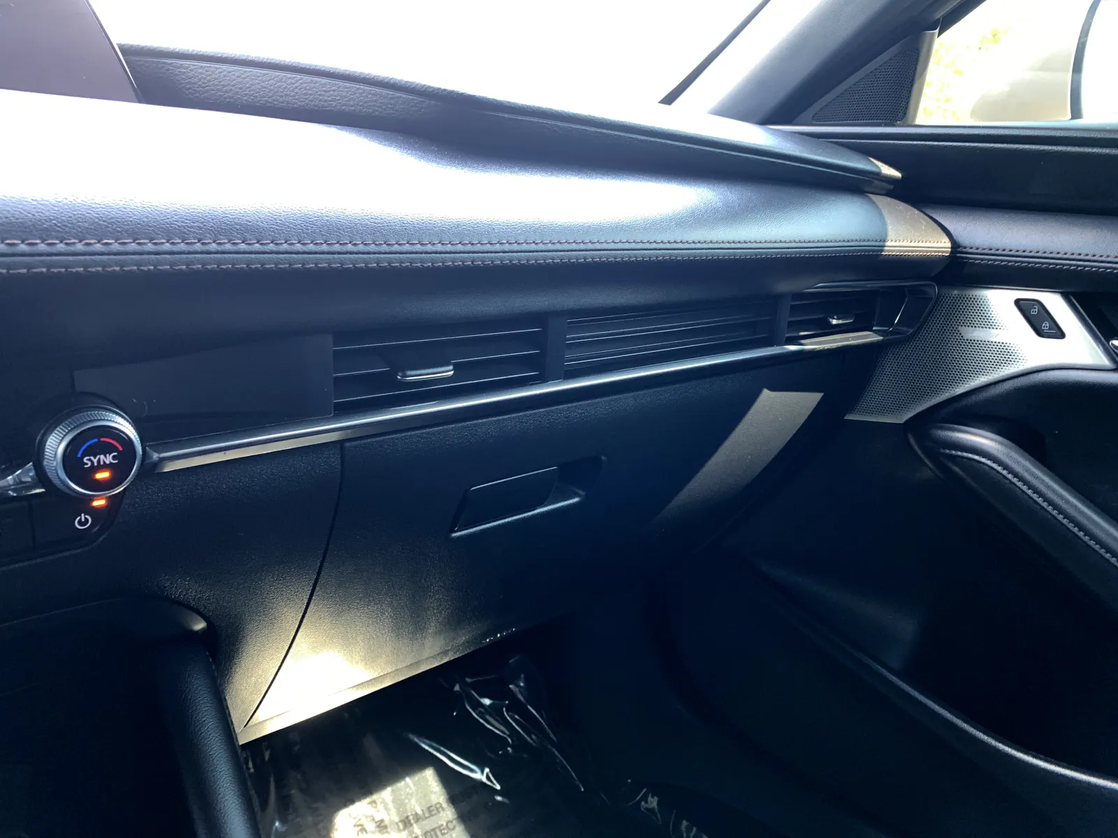 Mazda 3 PREMIUM photo 22