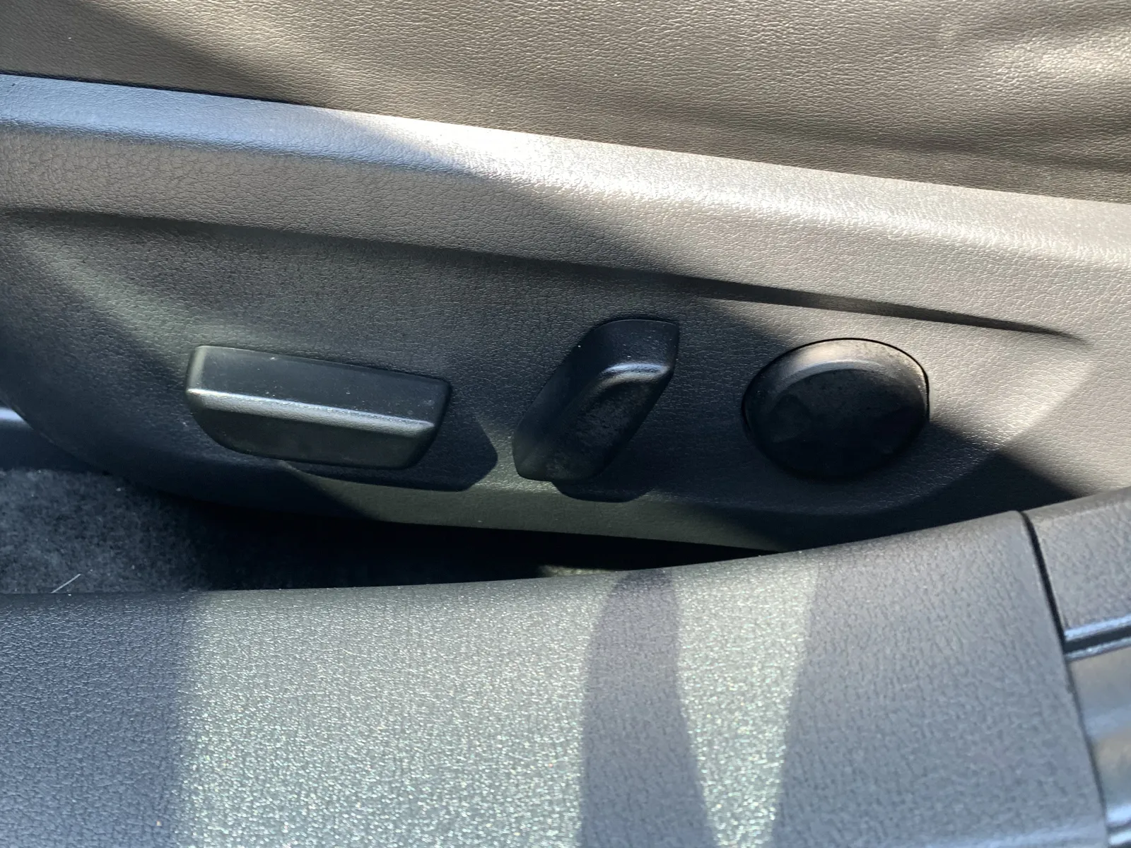Mazda 3 PREMIUM photo 25