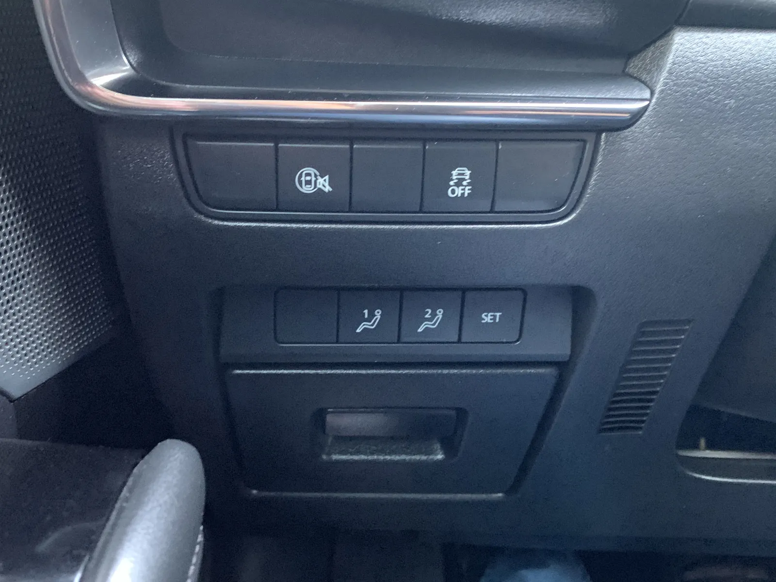 Mazda 3 PREMIUM photo 23
