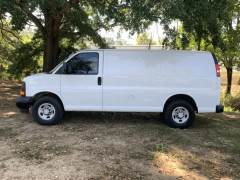 More photos of 2017 CHEVROLET EXPRESS G2500 at Bill Fitts Auto Sales, AR