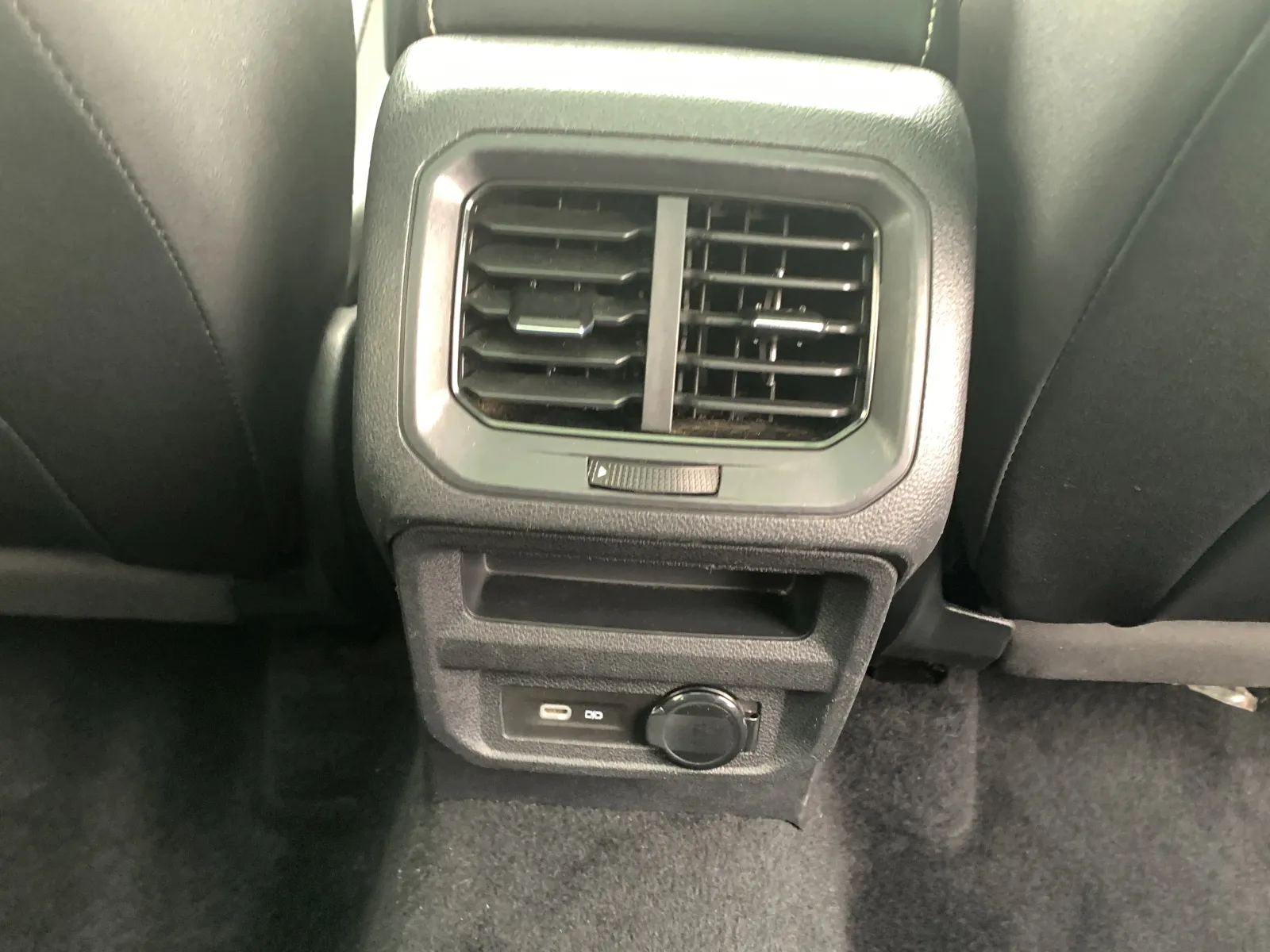 Volkswagen Tiguan photo 33