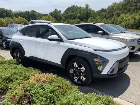 White 2025 HYUNDAI KONA SEL for sale in Little Rock, AR