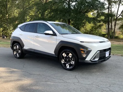 White 2025 HYUNDAI KONA SEL for sale in Little Rock, AR