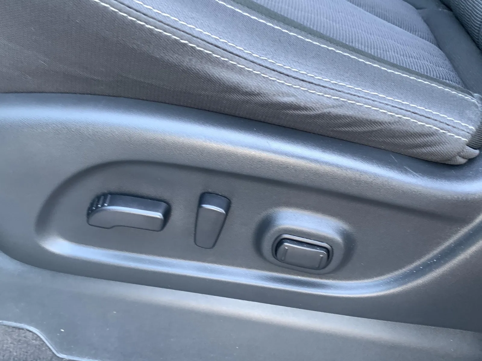 Nissan Titan photo 23