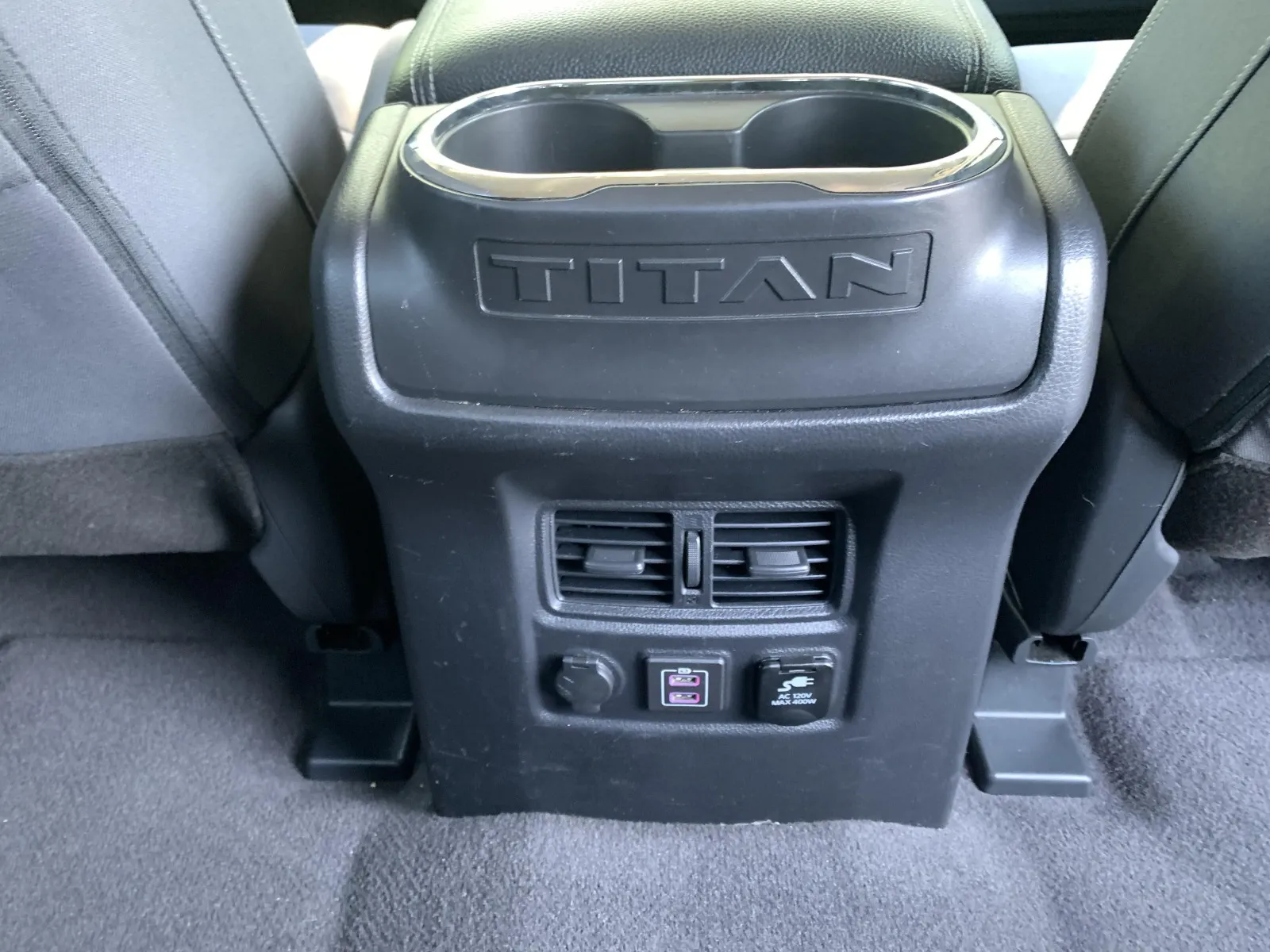 Nissan Titan photo 33