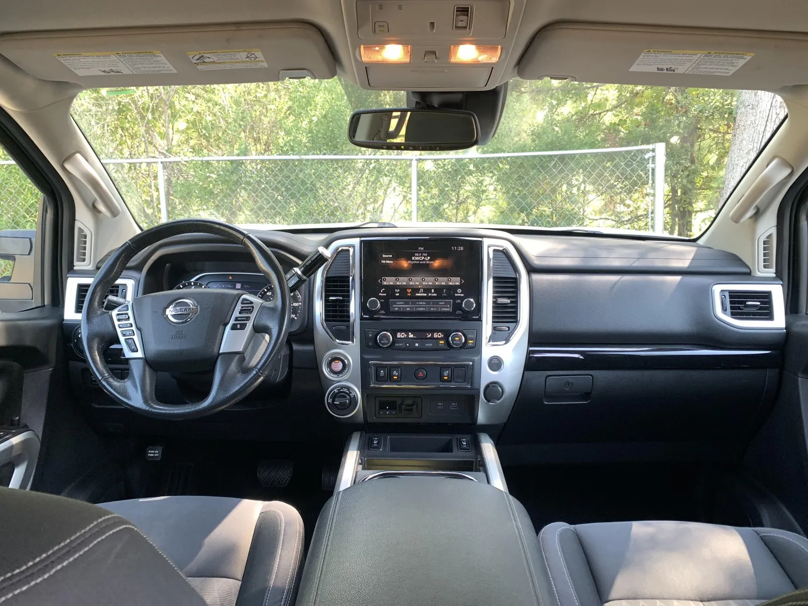 Nissan Titan photo 12