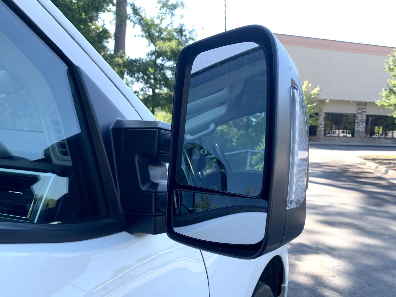 Nissan Titan photo 11