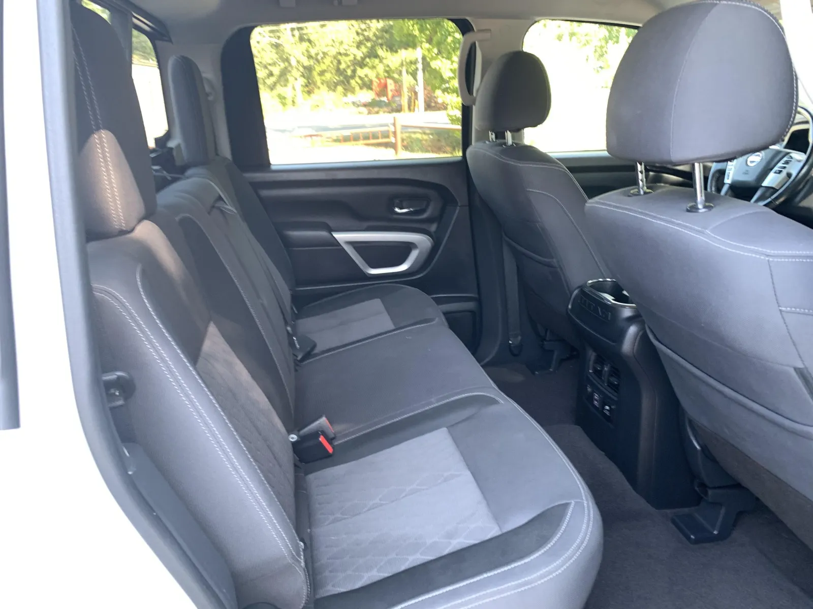 Nissan Titan photo 32