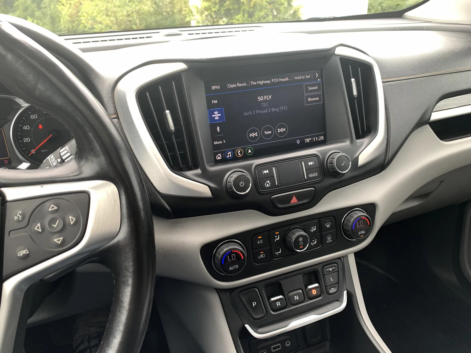 GMC Terrain photo 17